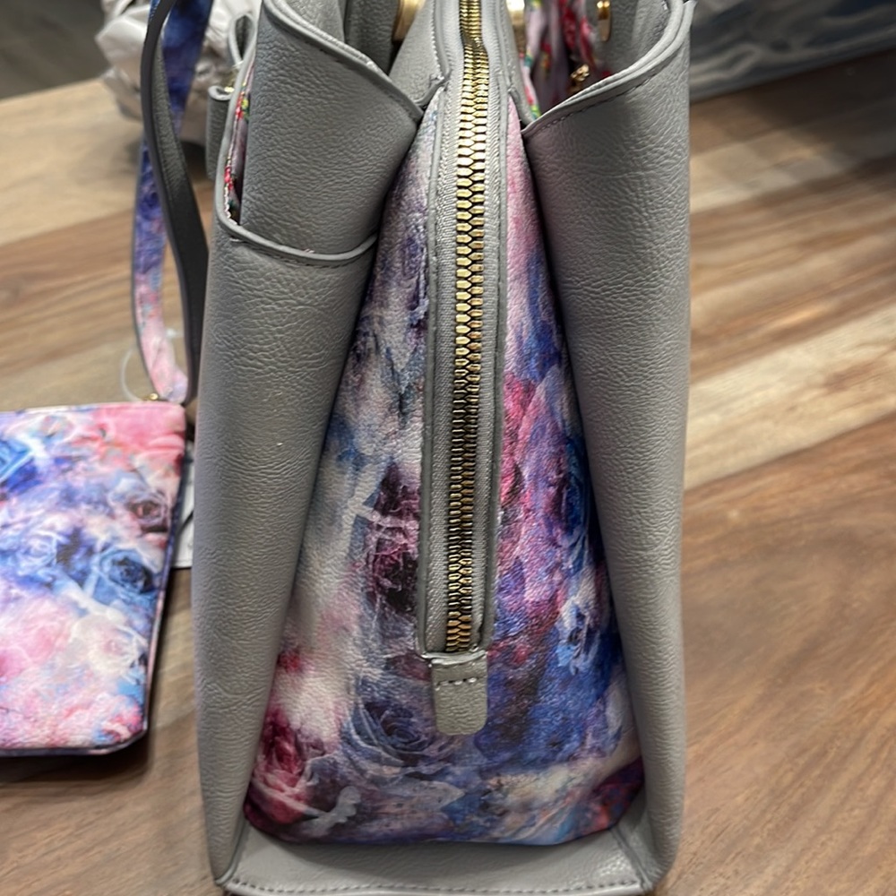 ⭐️SALE⭐️ Betsy Johnson purse with removable pouch - Picture 7 of 10